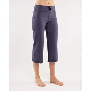 Lululemon Relaxed Fit Crop II Heathered Deep Indigo string waist size 4？